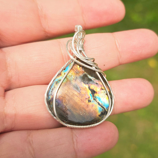 Purple Labradorite Pendant